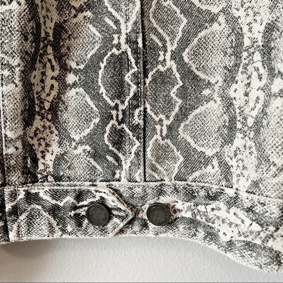 🐍 BLANKNYC Snake Along Python Print Denim Jacket Button Front Size Small - Picture 10 of 13